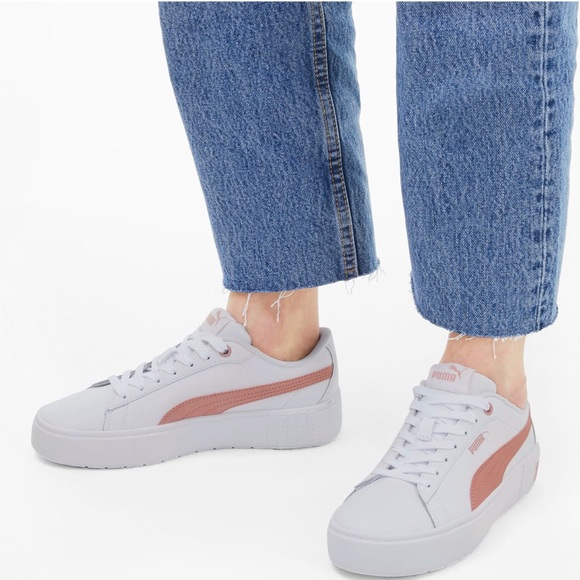 SOLD HOST PICK Puma smash platform v2 women sneakers. - Picture 2 of 5